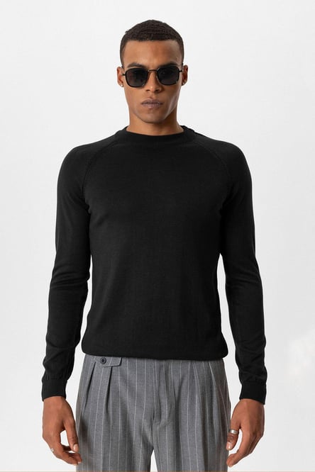 Black Crew Neck Slim Fit Knitwear Sweater